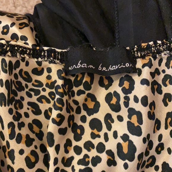 Urban behavior leopard print nightie top - Picture 3 of 5